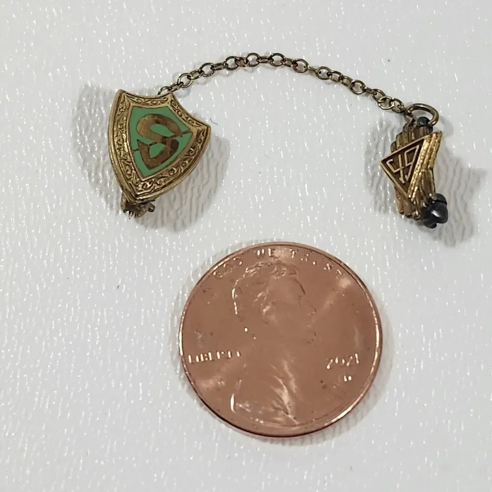 N/A tie tack